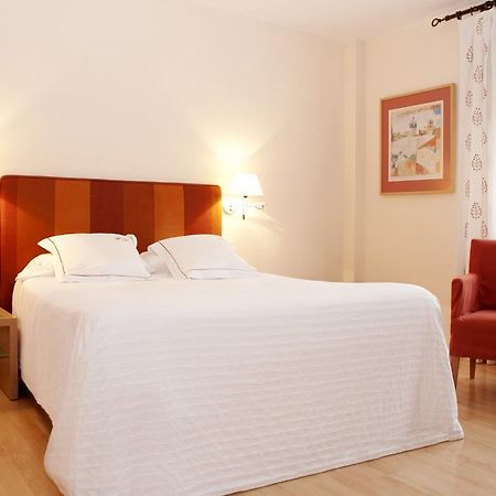 Apartamentos Sabinas Zaragoza Centro Room photo